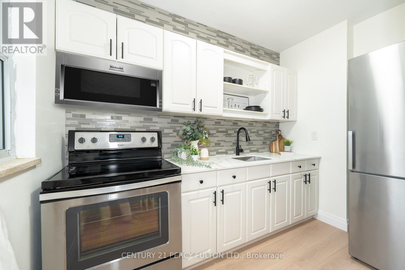 107 - 40 Homewood Avenue, Toronto, Ontario  M4Y 2K2 - Photo 9 - C12133564
