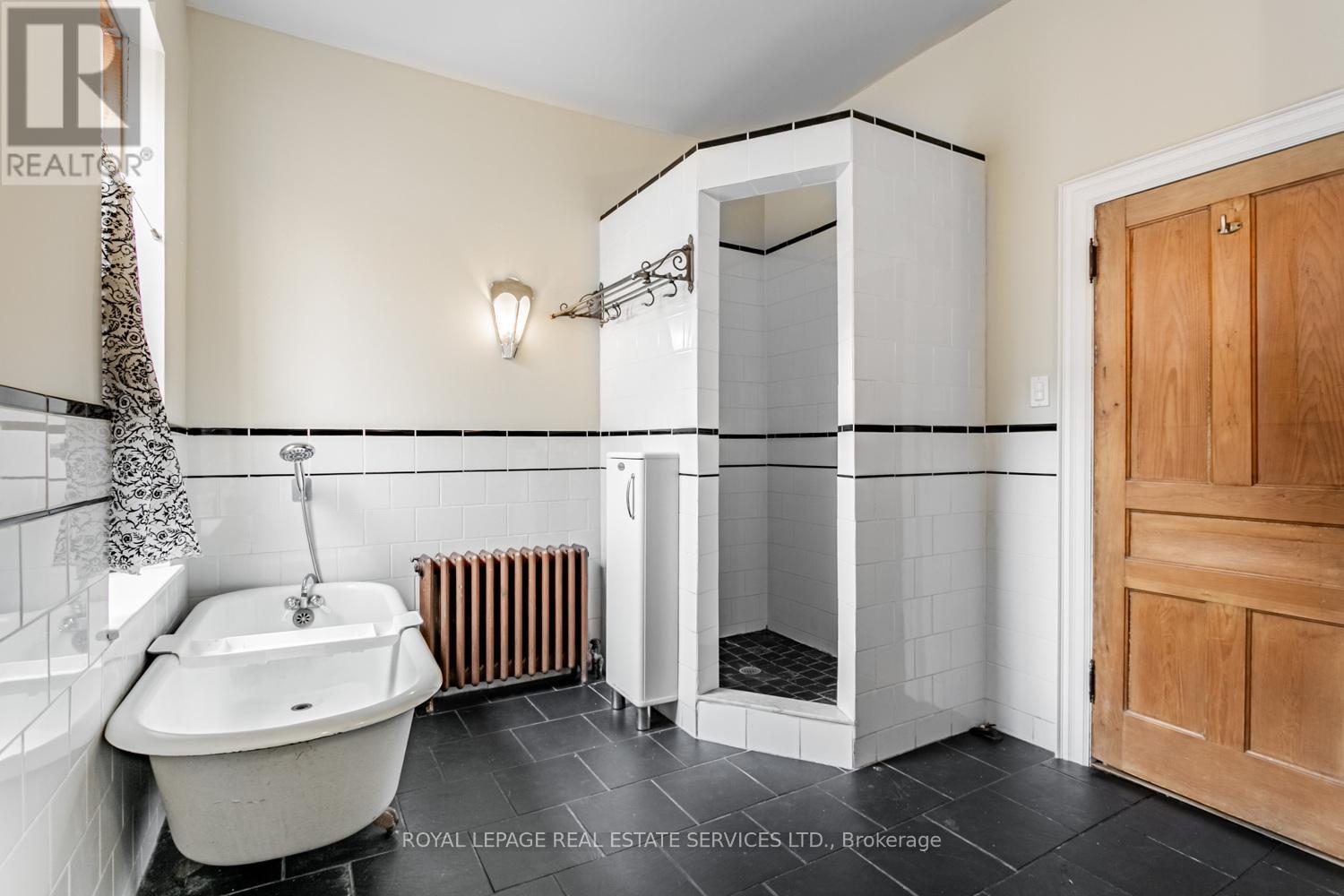 62 Lakeview Avenue, Toronto, Ontario  M6J 3B3 - Photo 14 - C12133573