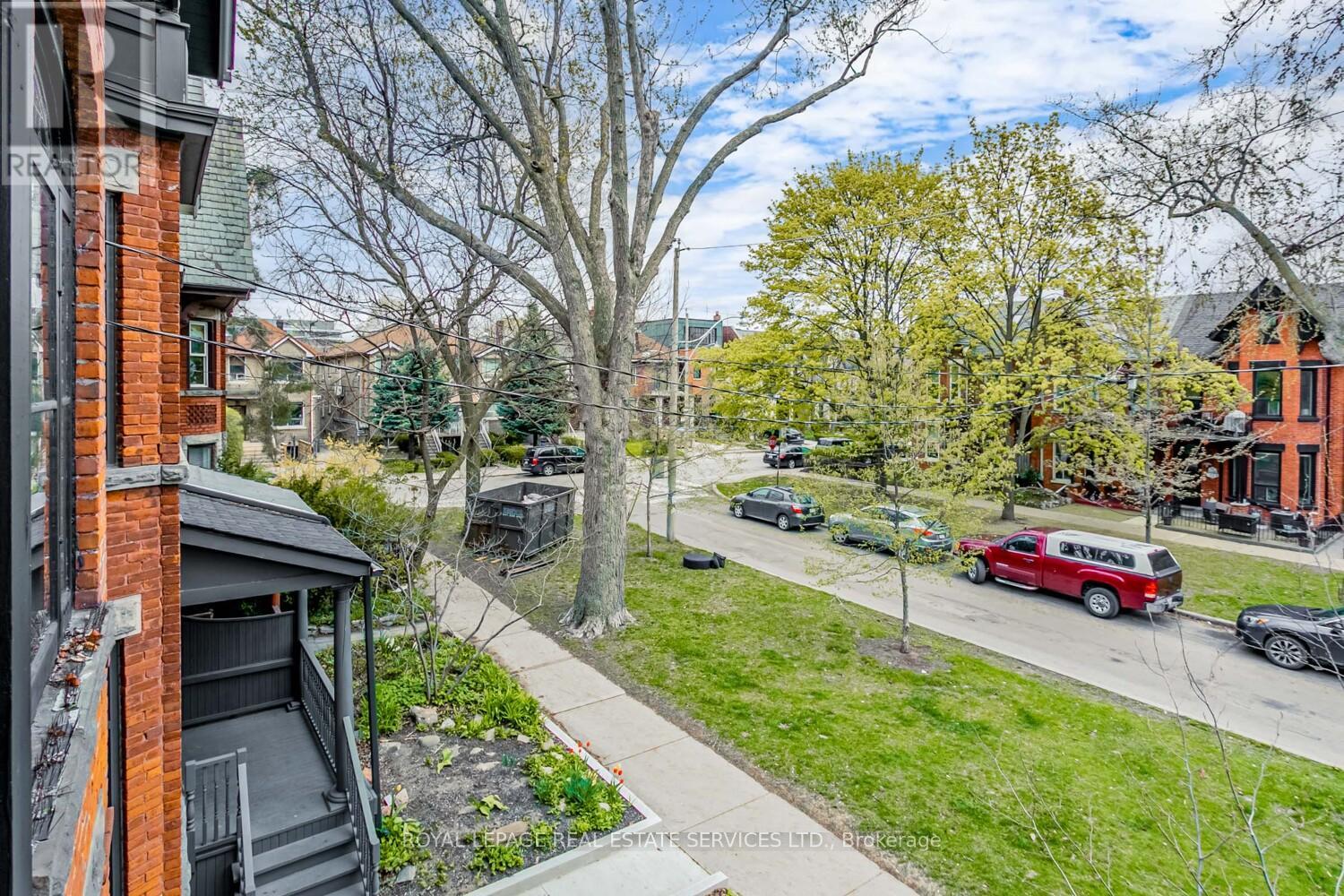 62 Lakeview Avenue, Toronto, Ontario  M6J 3B3 - Photo 16 - C12133573