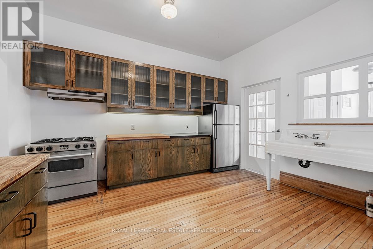 62 Lakeview Avenue, Toronto, Ontario  M6J 3B3 - Photo 25 - C12133573
