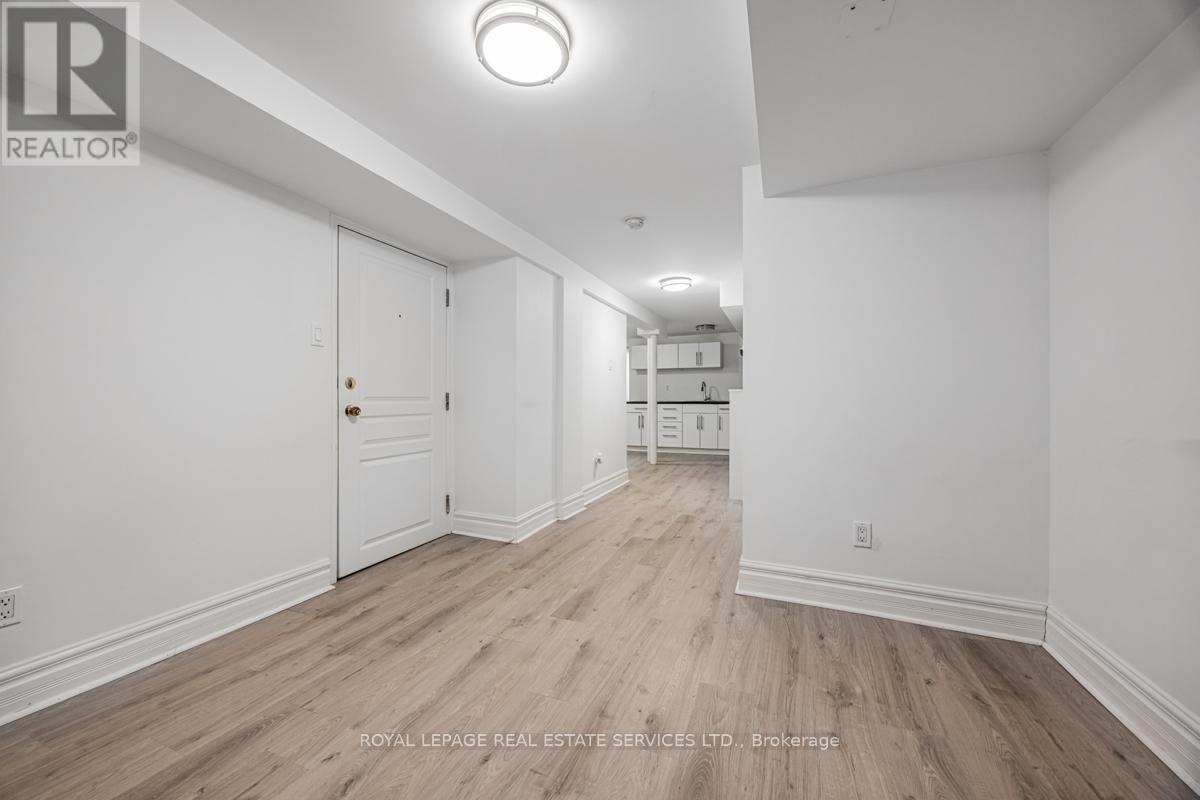 62 Lakeview Avenue, Toronto, Ontario  M6J 3B3 - Photo 29 - C12133573