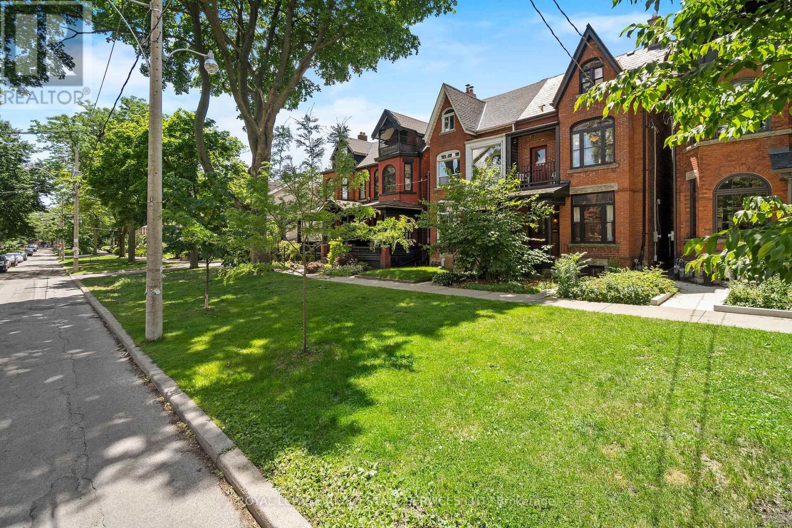 62 Lakeview Avenue, Toronto, Ontario  M6J 3B3 - Photo 36 - C12133573