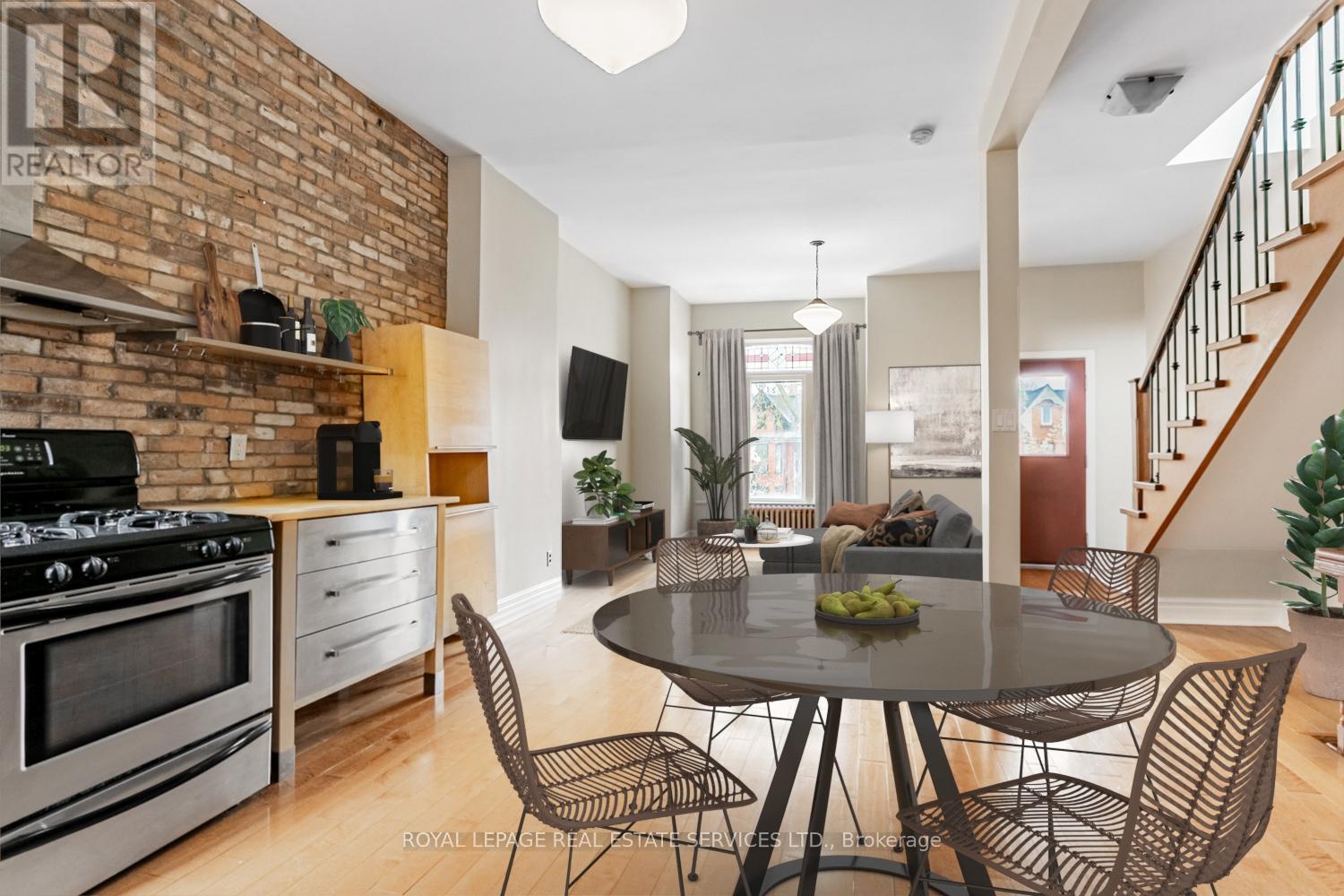 62 Lakeview Avenue, Toronto, Ontario  M6J 3B3 - Photo 6 - C12133573