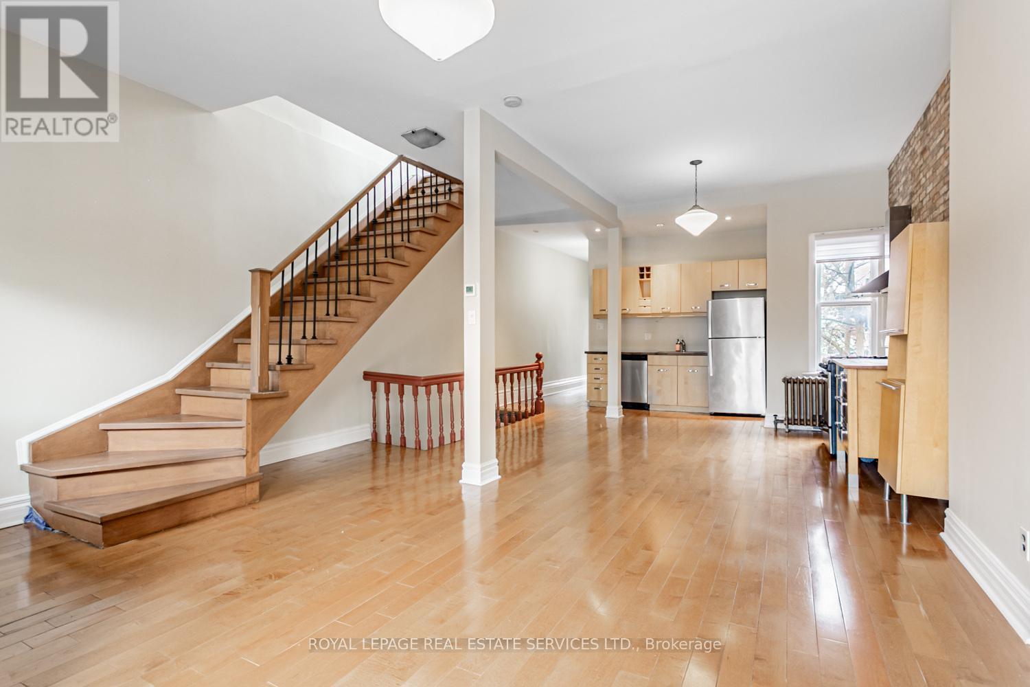 62 Lakeview Avenue, Toronto, Ontario  M6J 3B3 - Photo 8 - C12133573