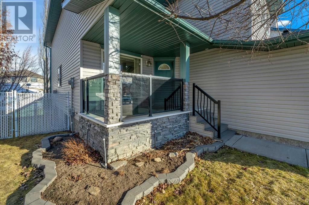 116 Oakmere Place, Chestermere, Alberta  T1X 1L1 - Photo 7 - A2216214