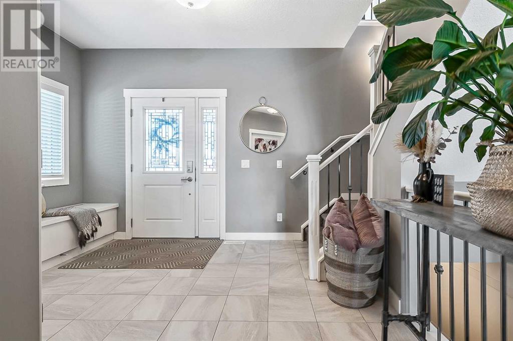 92 Mount Rae Heights, Okotoks, Alberta  T1S 0P1 - Photo 3 - A2218308