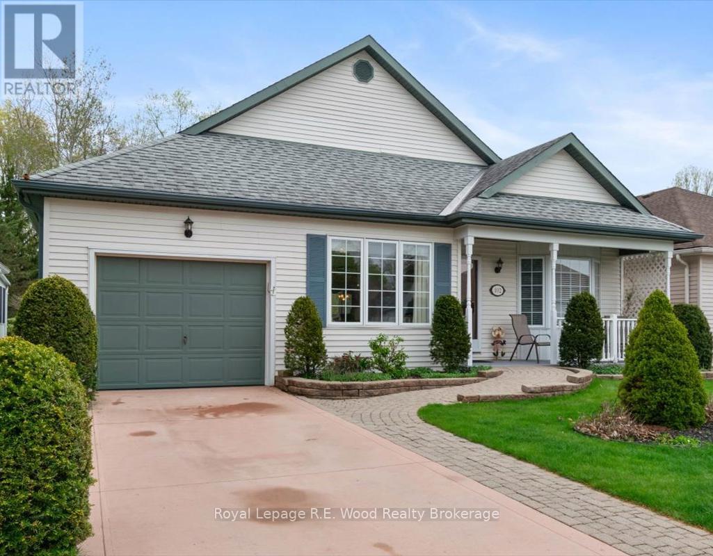 102 Wilson Avenue, Tillsonburg, Ontario  N4G 5T2 - Photo 1 - X12128375