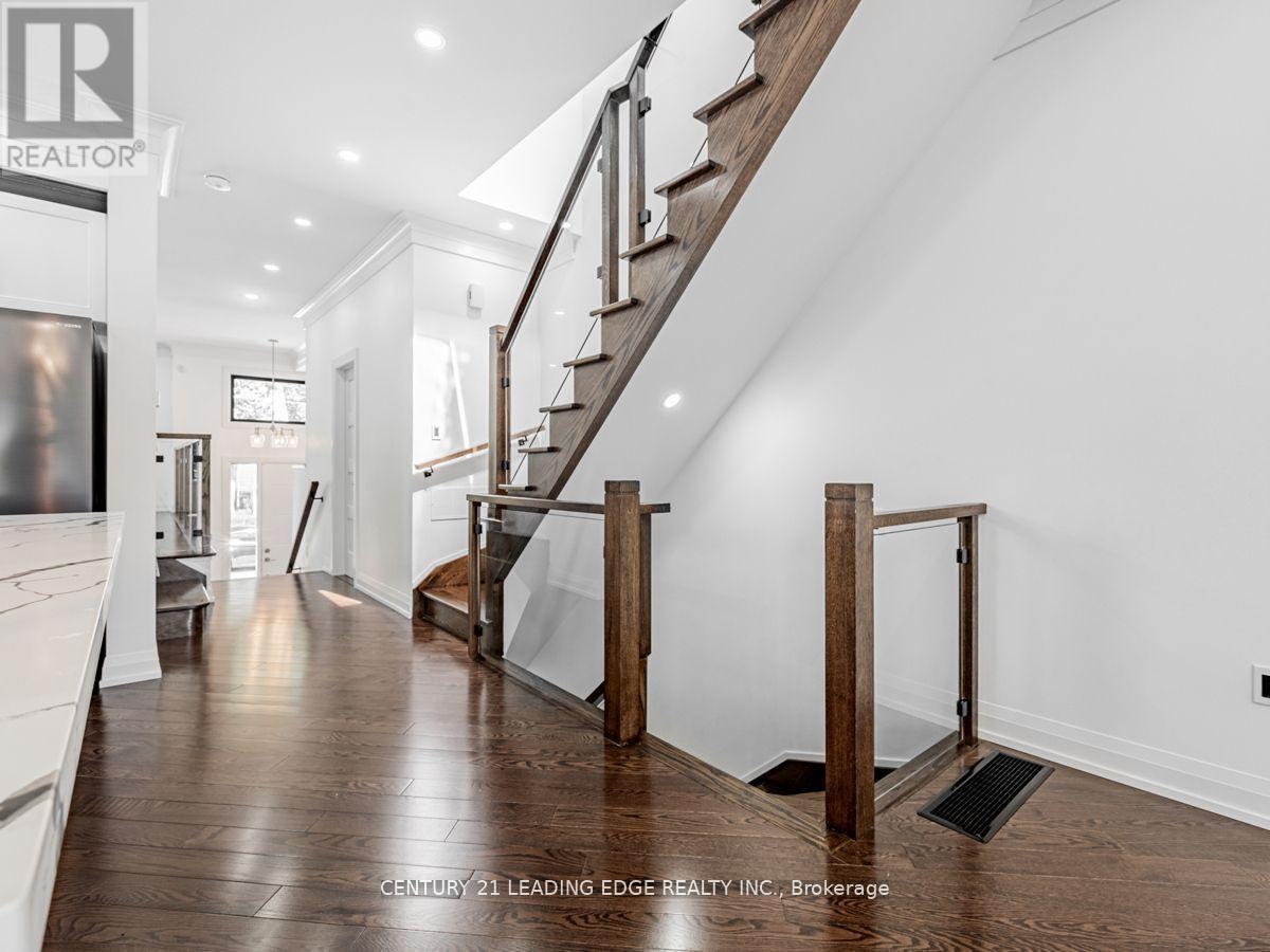 48b Maybourne Avenue, Toronto, Ontario  M1L 2V9 - Photo 18 - E12133548