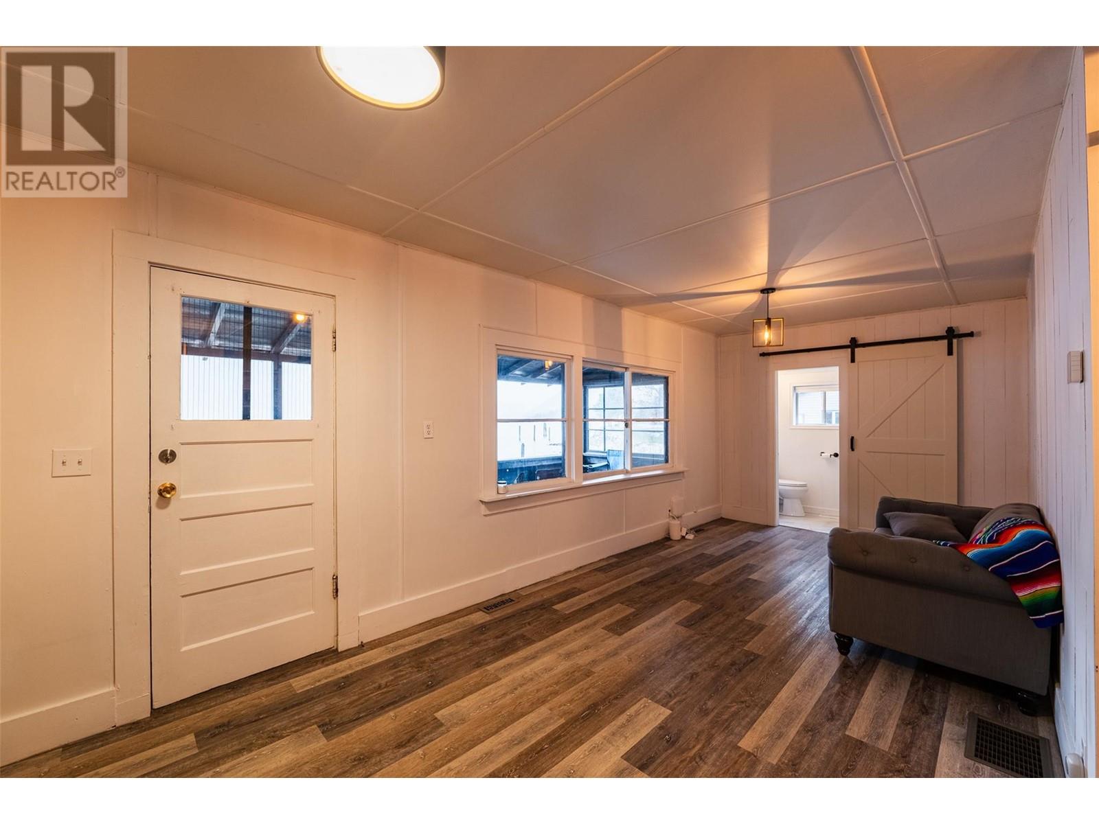 3230 3a Highway, Nelson, British Columbia  V1L 6M7 - Photo 10 - 10330578