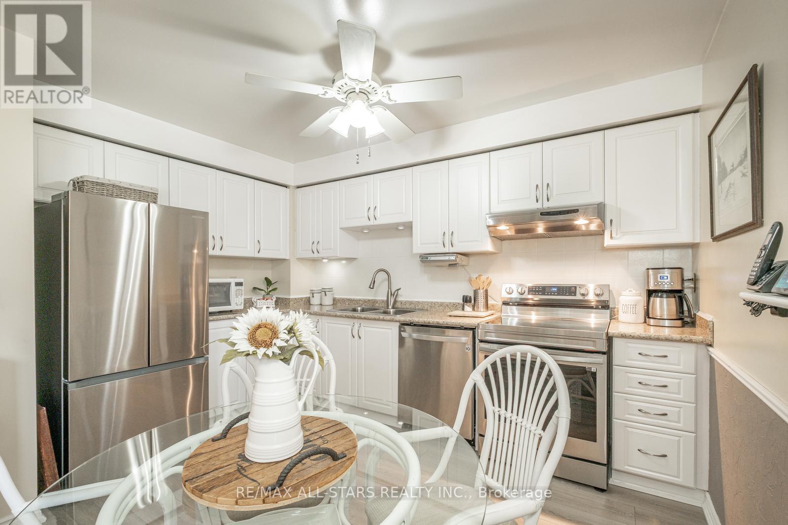 9 Steepleview Crescent, Richmond Hill (North Richvale), Ontario  L4C 9R1 - Photo 10 - N12133313