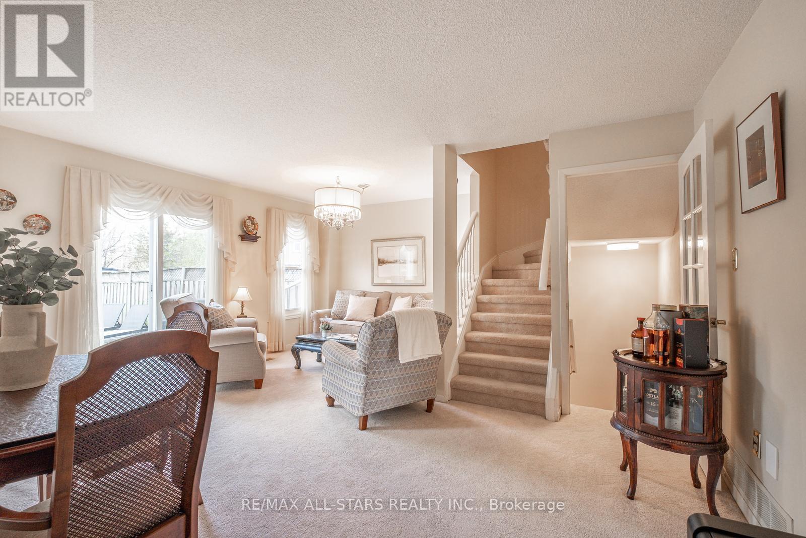 9 Steepleview Crescent, Richmond Hill, Ontario  L4C 9R1 - Photo 15 - N12133313