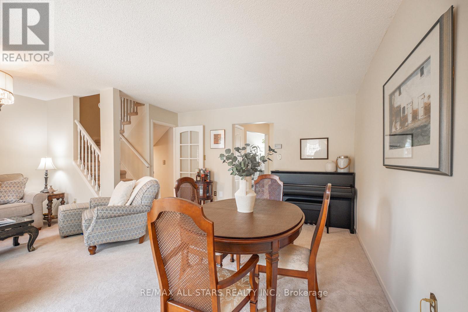 9 Steepleview Crescent, Richmond Hill, Ontario  L4C 9R1 - Photo 16 - N12133313