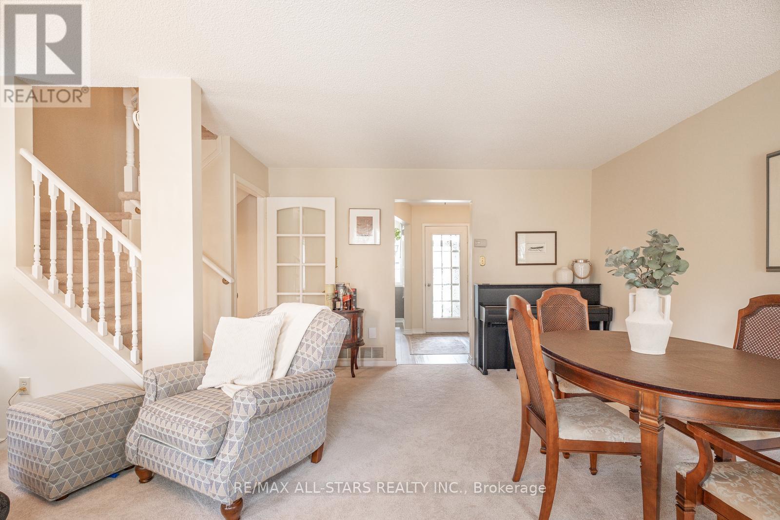 9 Steepleview Crescent, Richmond Hill, Ontario  L4C 9R1 - Photo 17 - N12133313