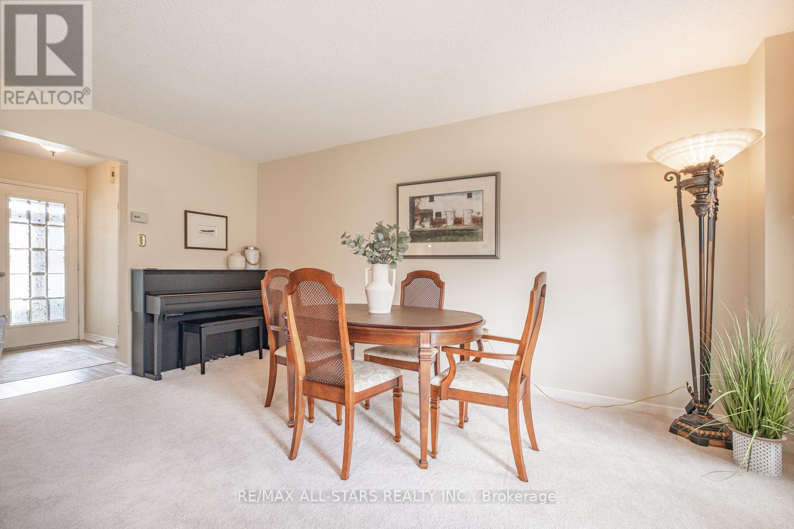 9 Steepleview Crescent, Richmond Hill, Ontario  L4C 9R1 - Photo 18 - N12133313