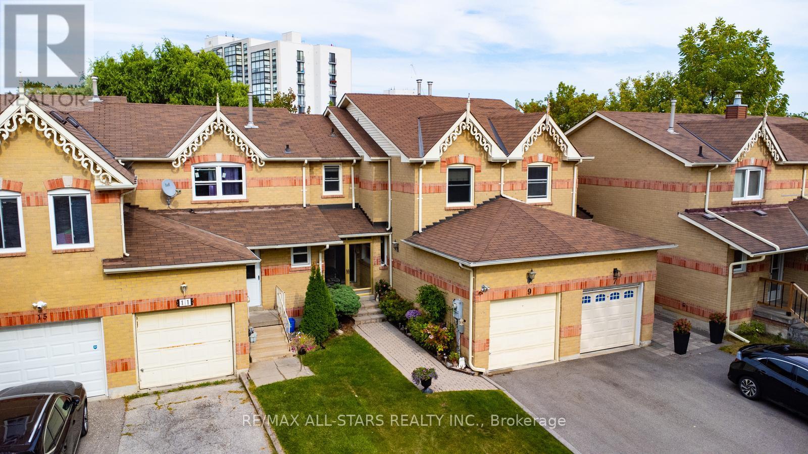 Property at 9 STEEPLEVIEW CRESCENT image 2