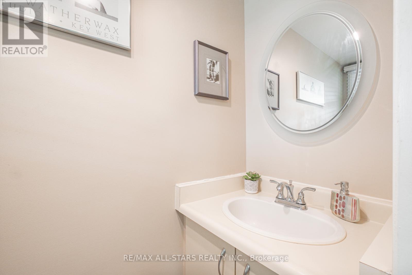 9 Steepleview Crescent, Richmond Hill, Ontario  L4C 9R1 - Photo 21 - N12133313