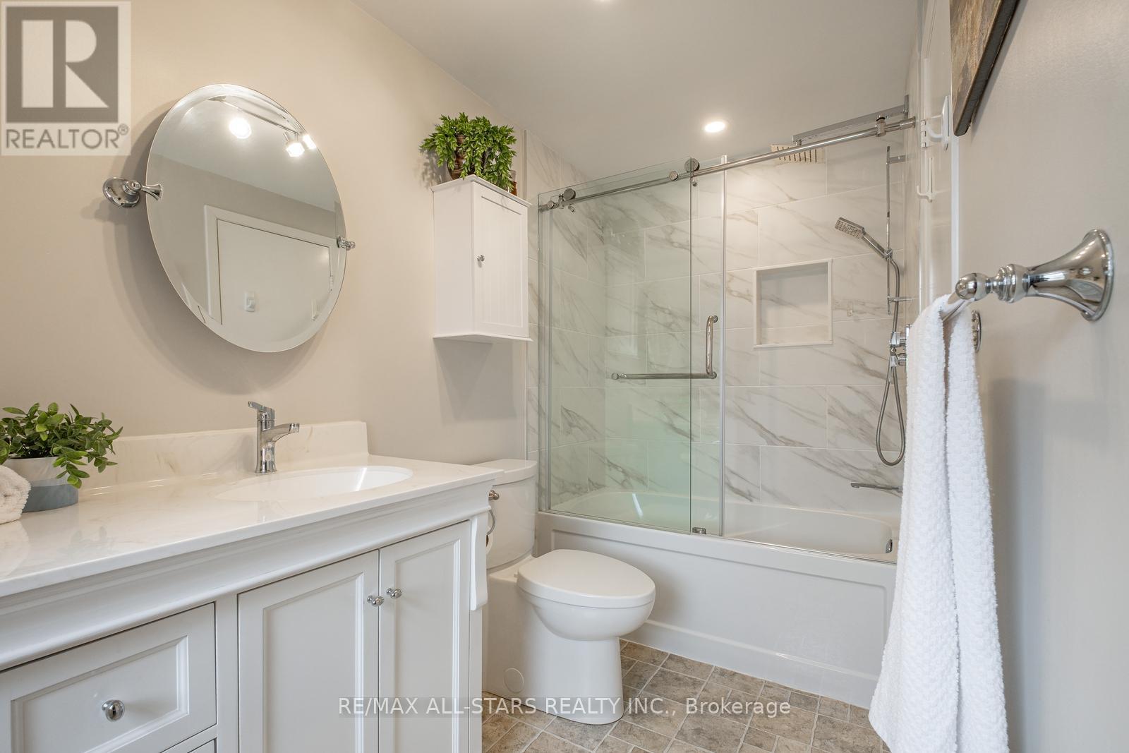 9 Steepleview Crescent, Richmond Hill, Ontario  L4C 9R1 - Photo 27 - N12133313