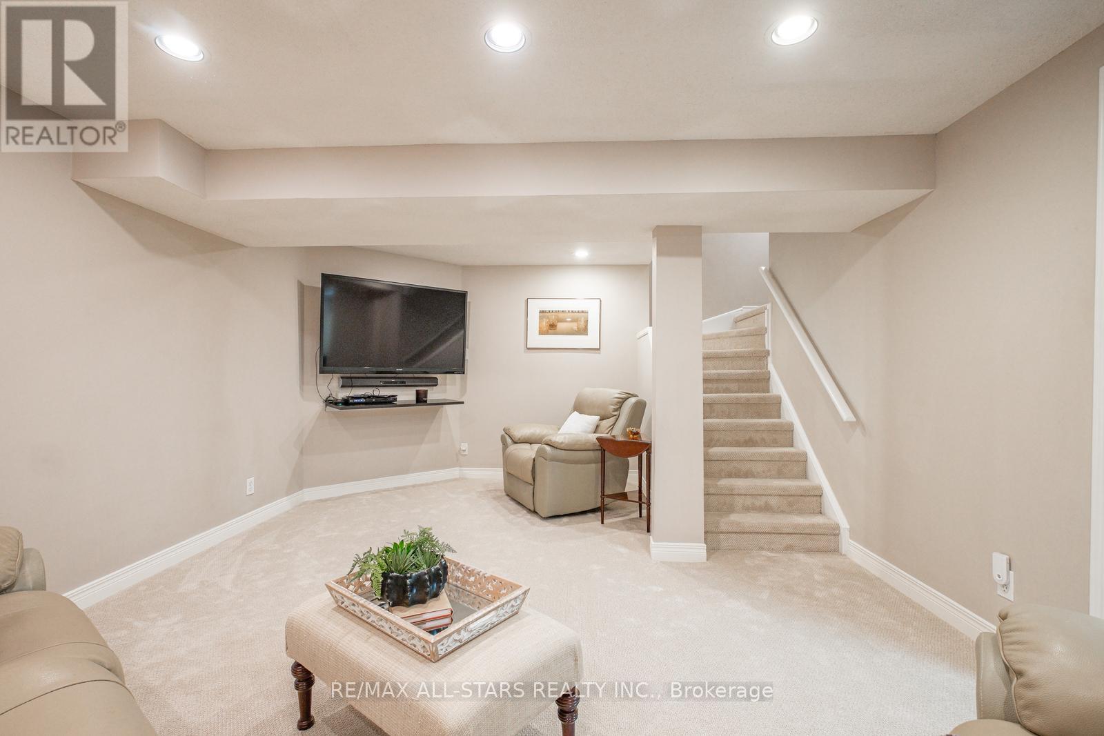9 Steepleview Crescent, Richmond Hill, Ontario  L4C 9R1 - Photo 33 - N12133313