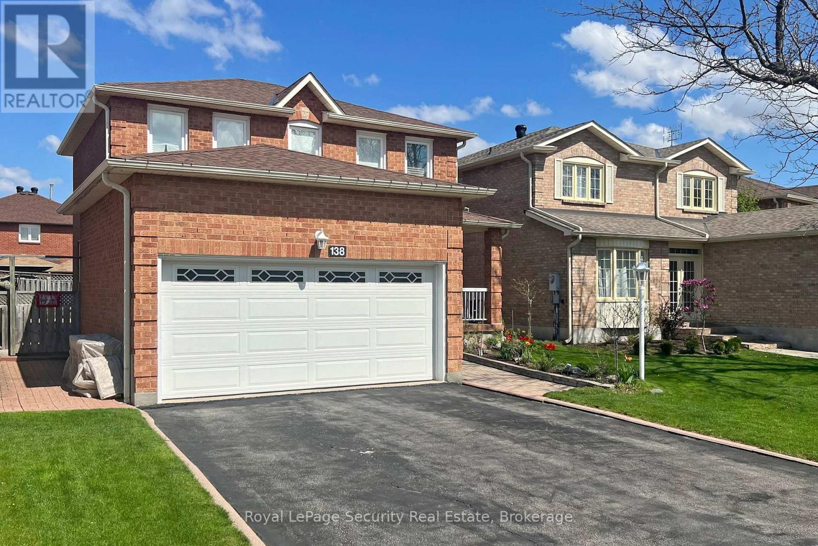 138 Largo Crescent, Vaughan (Maple), Ontario  L6A 1N1 - Photo 2 - N12133402