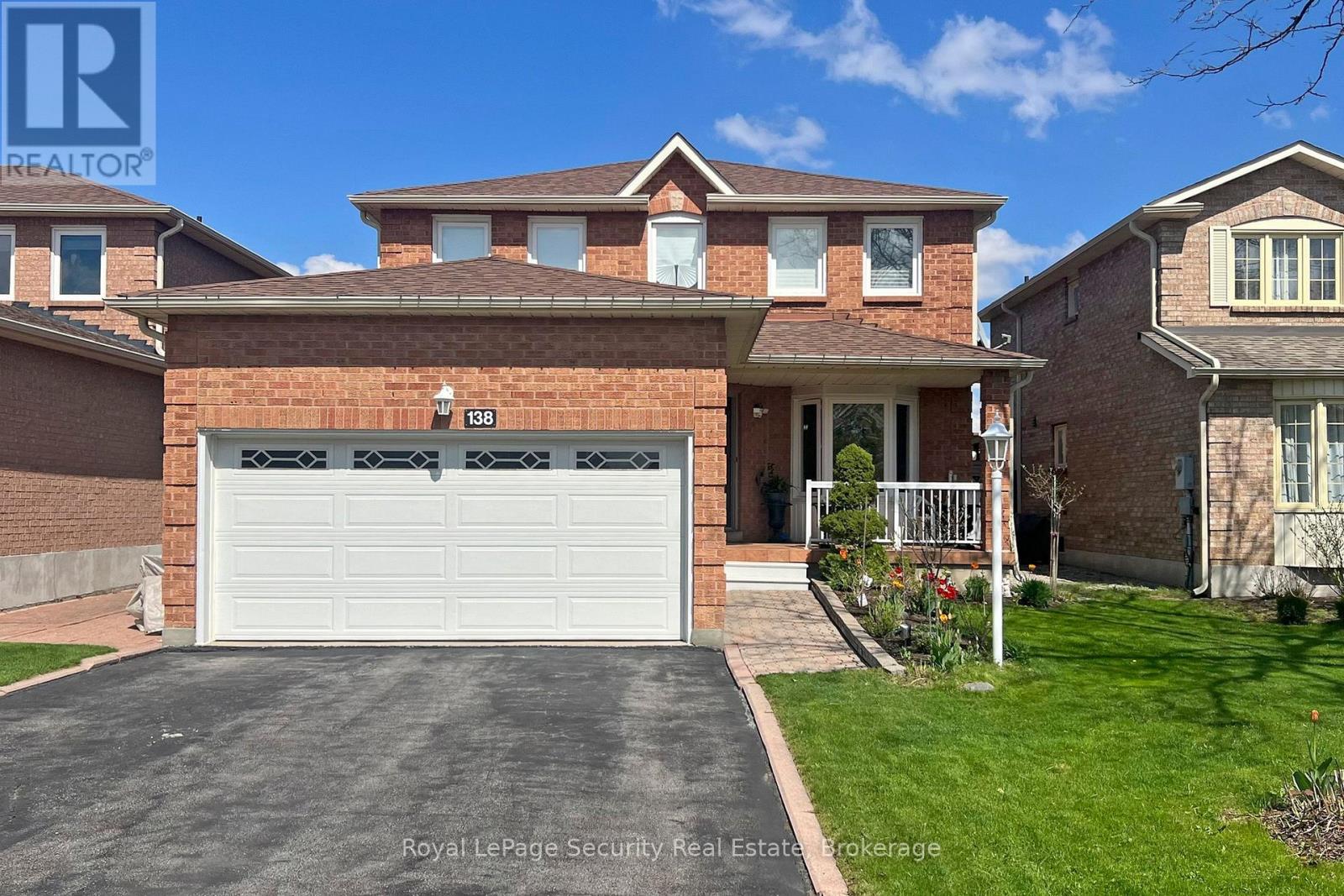 138 Largo Crescent, Vaughan (Maple), Ontario  L6A 1N1 - Photo 3 - N12133402