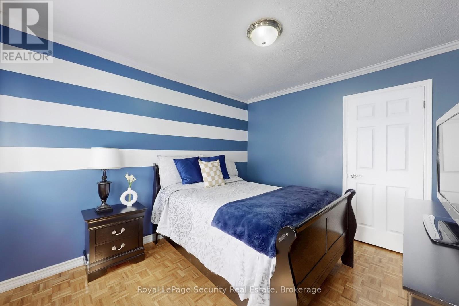 138 Largo Crescent, Vaughan (Maple), Ontario  L6A 1N1 - Photo 37 - N12133402