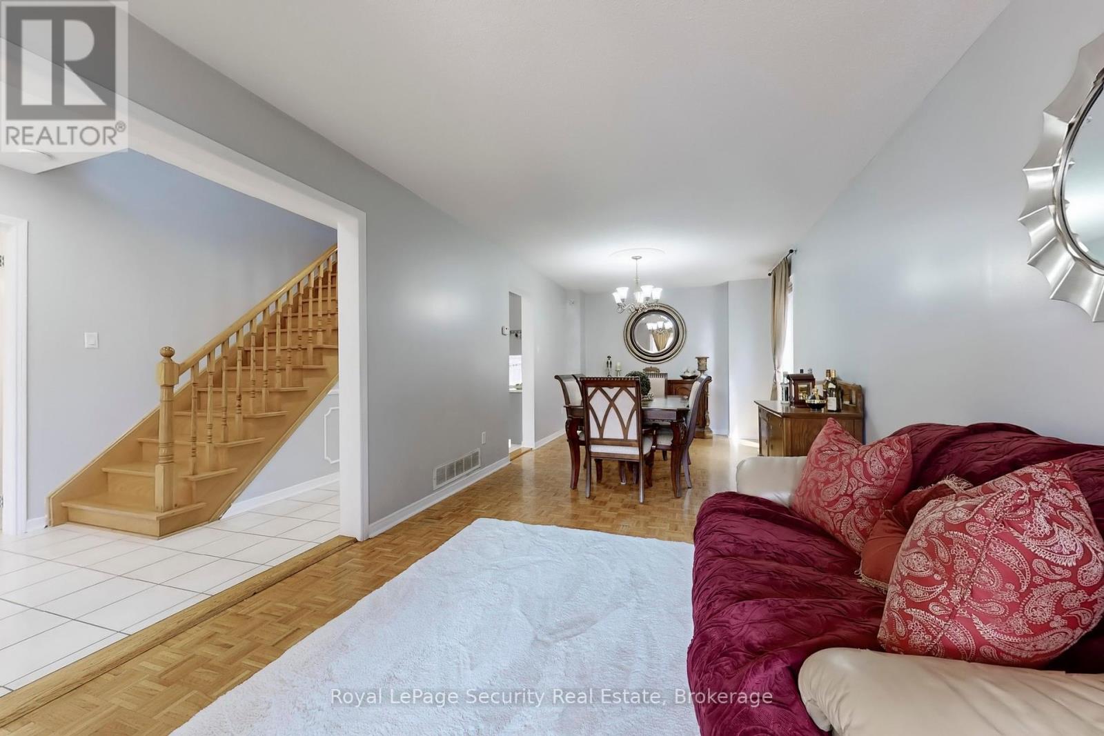 138 Largo Crescent, Vaughan (Maple), Ontario  L6A 1N1 - Photo 8 - N12133402