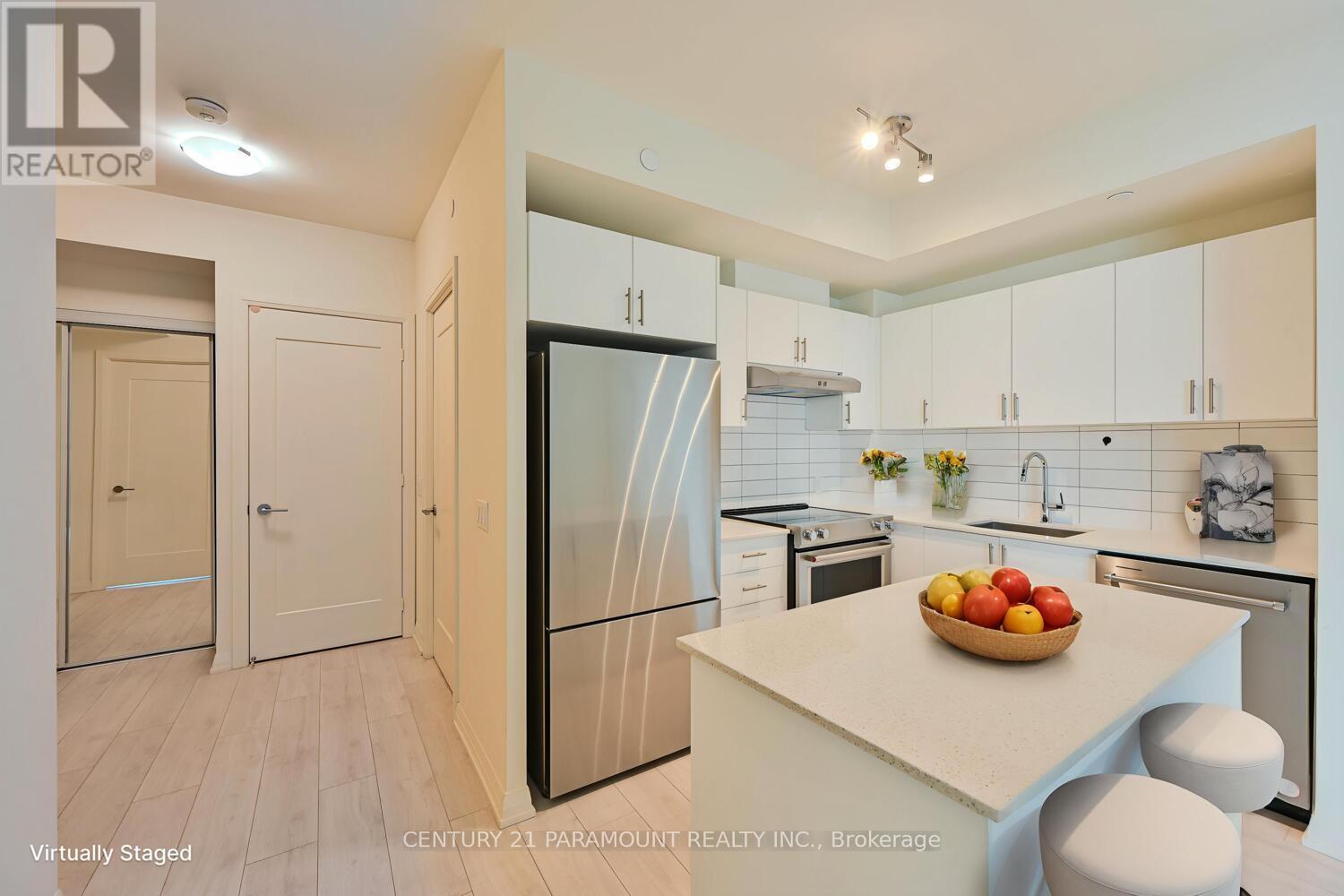 220 - 9000 Jane Street, Vaughan, Ontario  L4K 2M9 - Photo 8 - N12133416