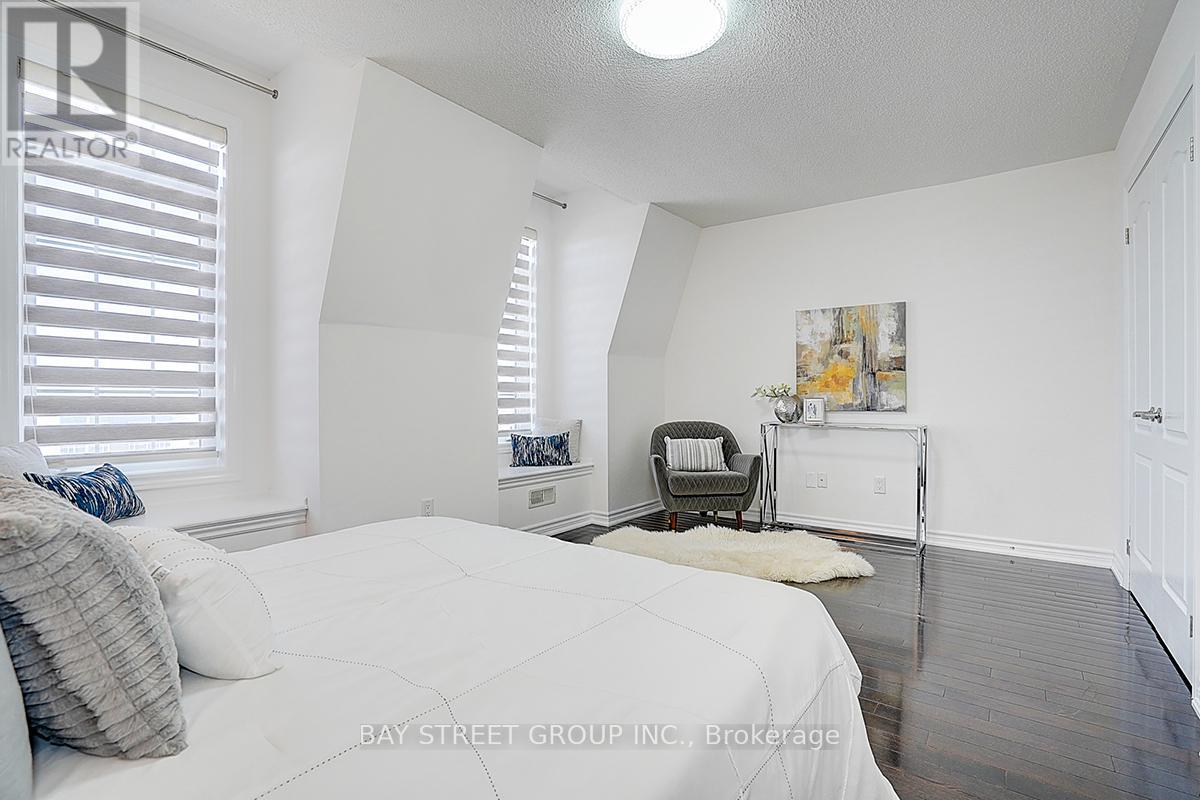 10981 Woodbine Avenue, Markham (Victoria Square), Ontario  L6C 0X4 - Photo 15 - N12133636