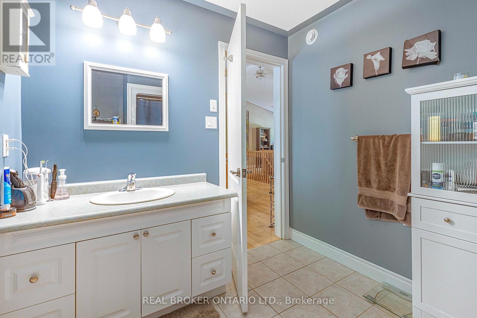 87 Farlain Lake Road E, Tiny, Ontario  L9M 0B5 - Photo 18 - S12133492