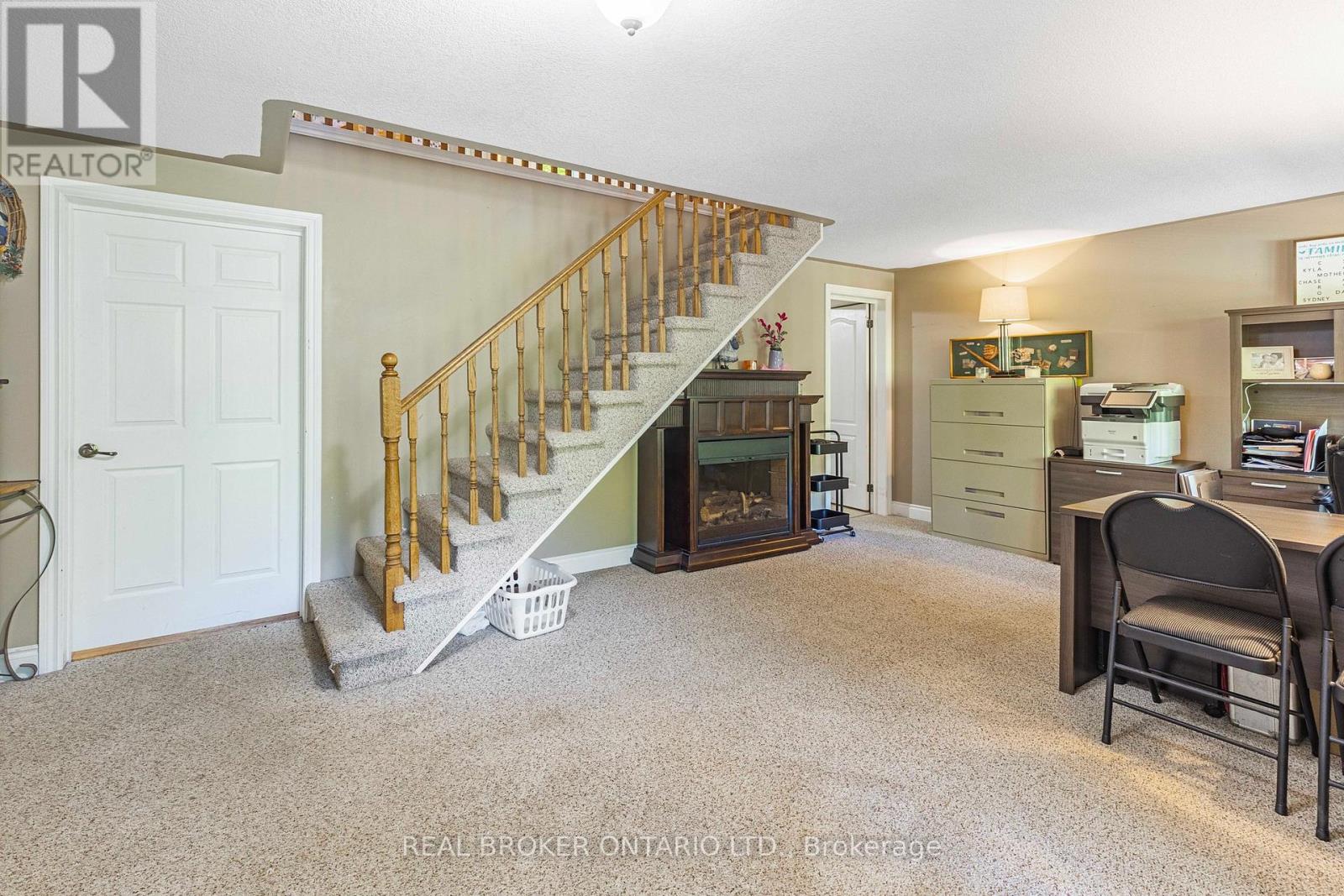 Property at 87 FARLAIN LAKE ROAD E image 2