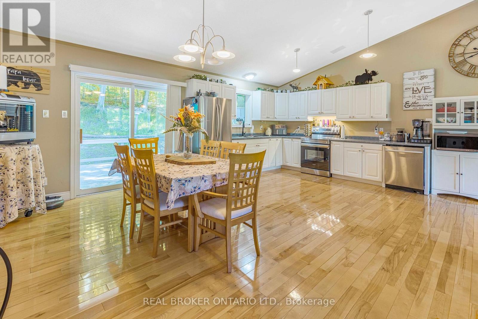 87 Farlain Lake Road E, Tiny, Ontario  L9M 0B5 - Photo 8 - S12133492