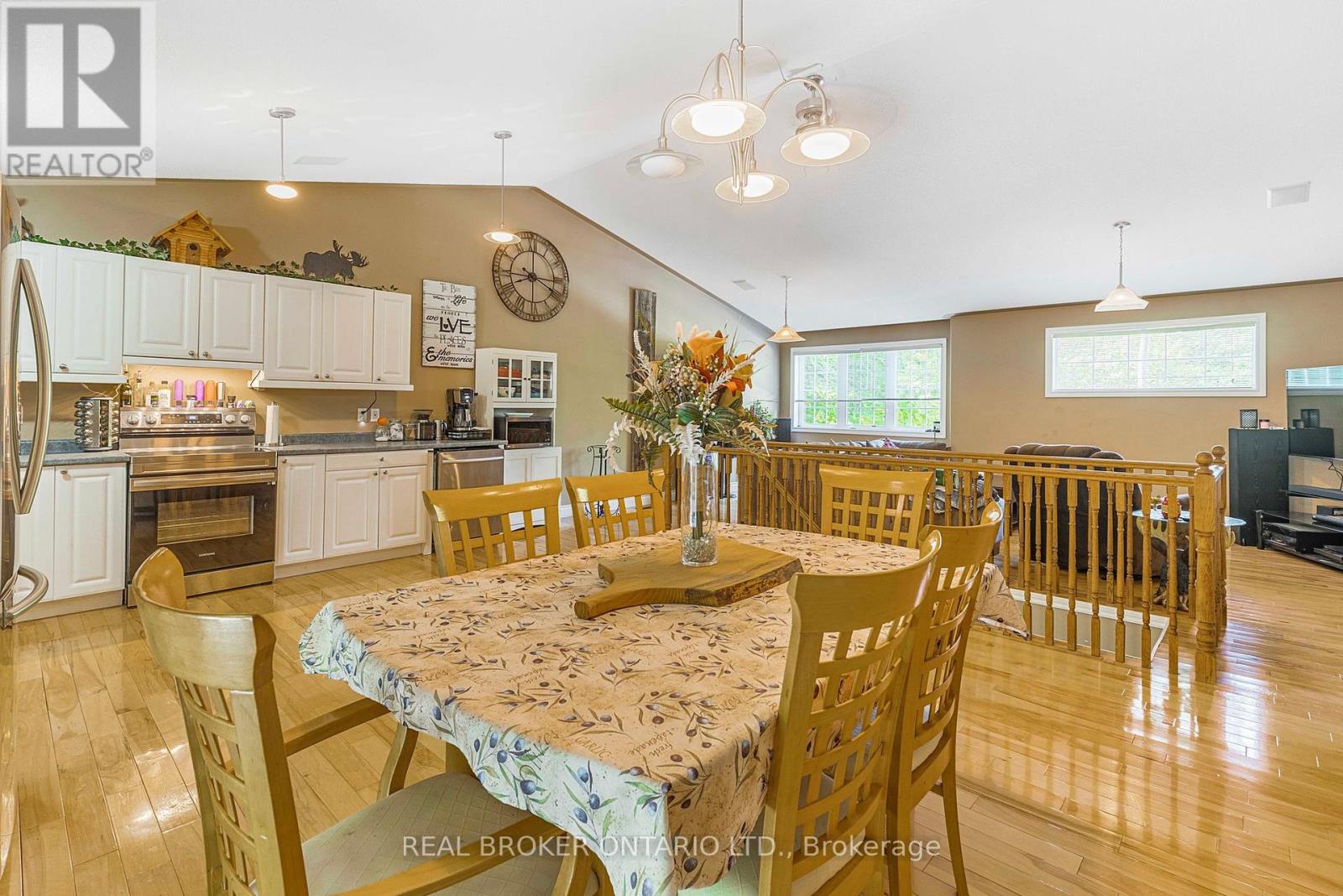 87 Farlain Lake Road E, Tiny, Ontario  L9M 0B5 - Photo 9 - S12133492