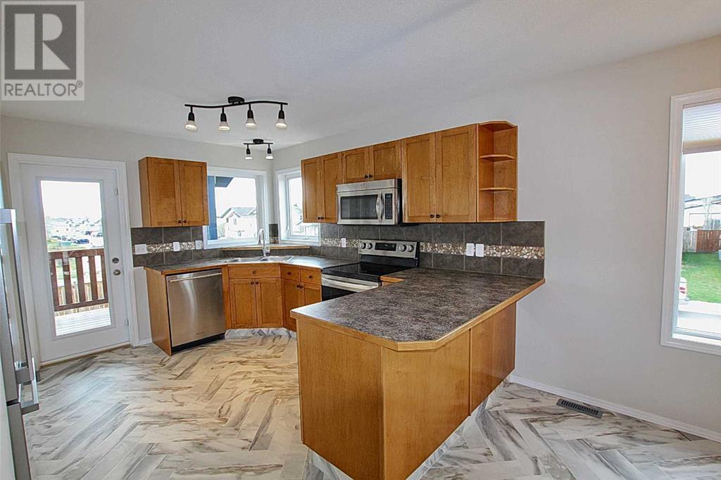 Property at 100 Hinshaw Drive image 3