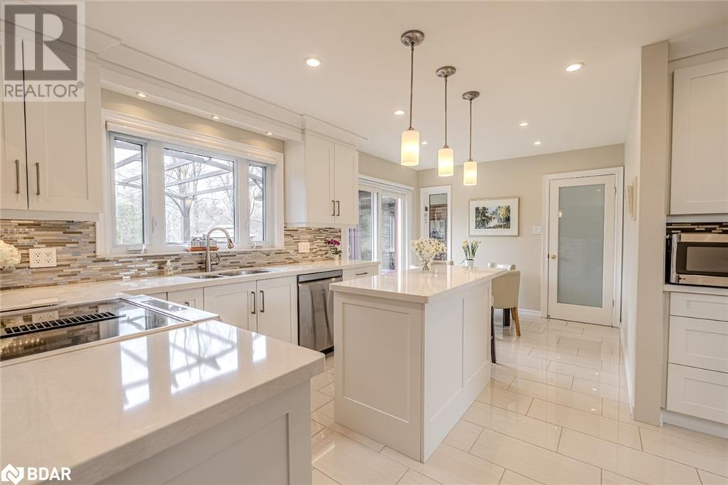 Property at 10 TRILLIUM TRAIL image 3