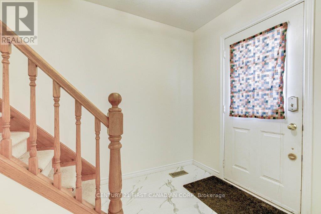 Property at 28 NASKAPI STREET image 2