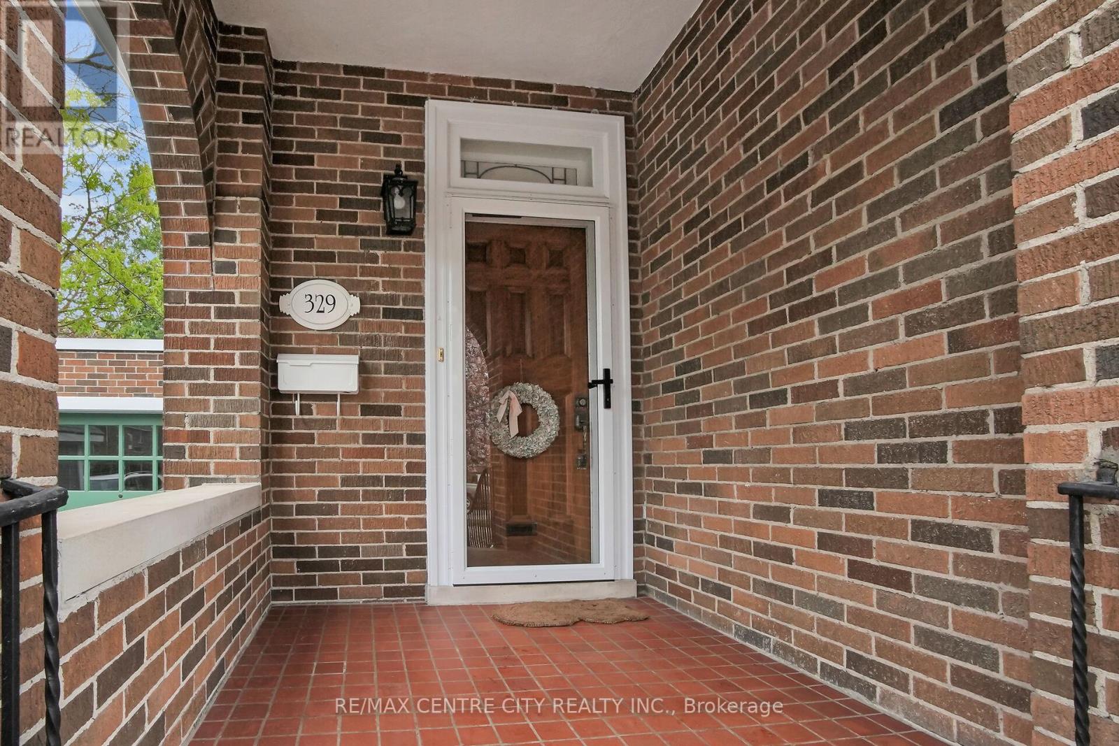 329 Victoria Street, London East, Ontario  N6A 2C6 - Photo 8 - X12133782