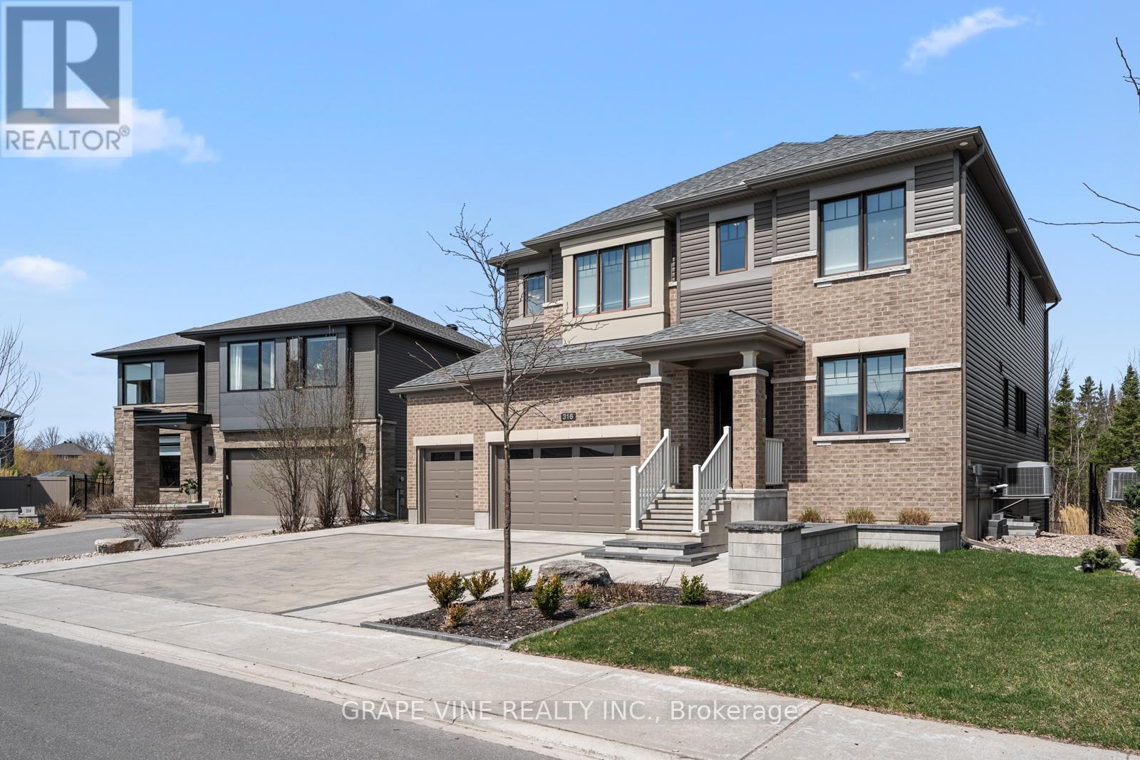Property at 316 EAGLEHEAD CRESCENT image 2