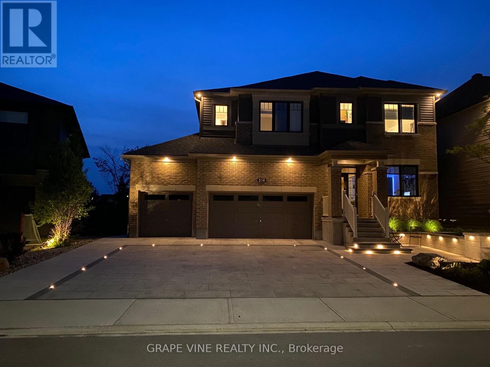 Property at 316 EAGLEHEAD CRESCENT image 3