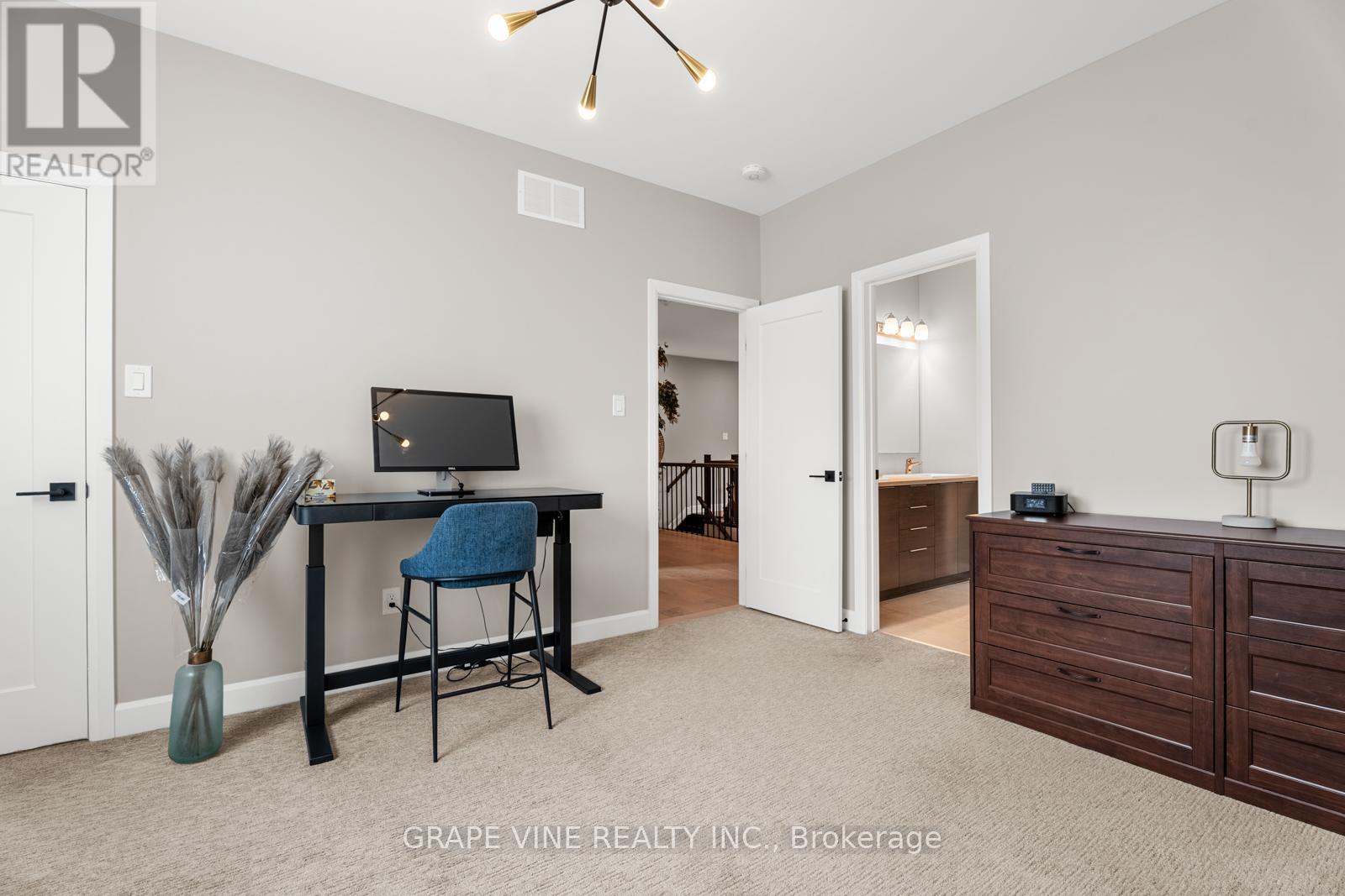 316 Eaglehead Crescent, Ottawa, Ontario  K2S 2J1 - Photo 39 - X12133659