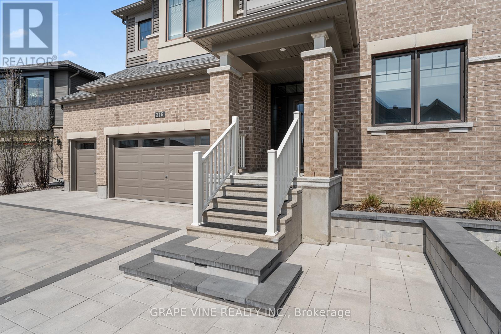 Property at 316 EAGLEHEAD CRESCENT image 4
