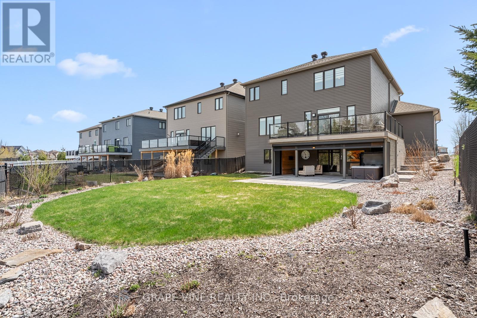 316 Eaglehead Crescent, Ottawa, Ontario  K2S 2J1 - Photo 7 - X12133659