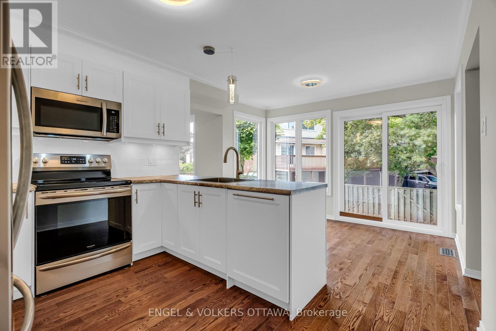 2177 Lenester Avenue, Ottawa, Ontario  K2A 4A9 - Photo 10 - X12133739