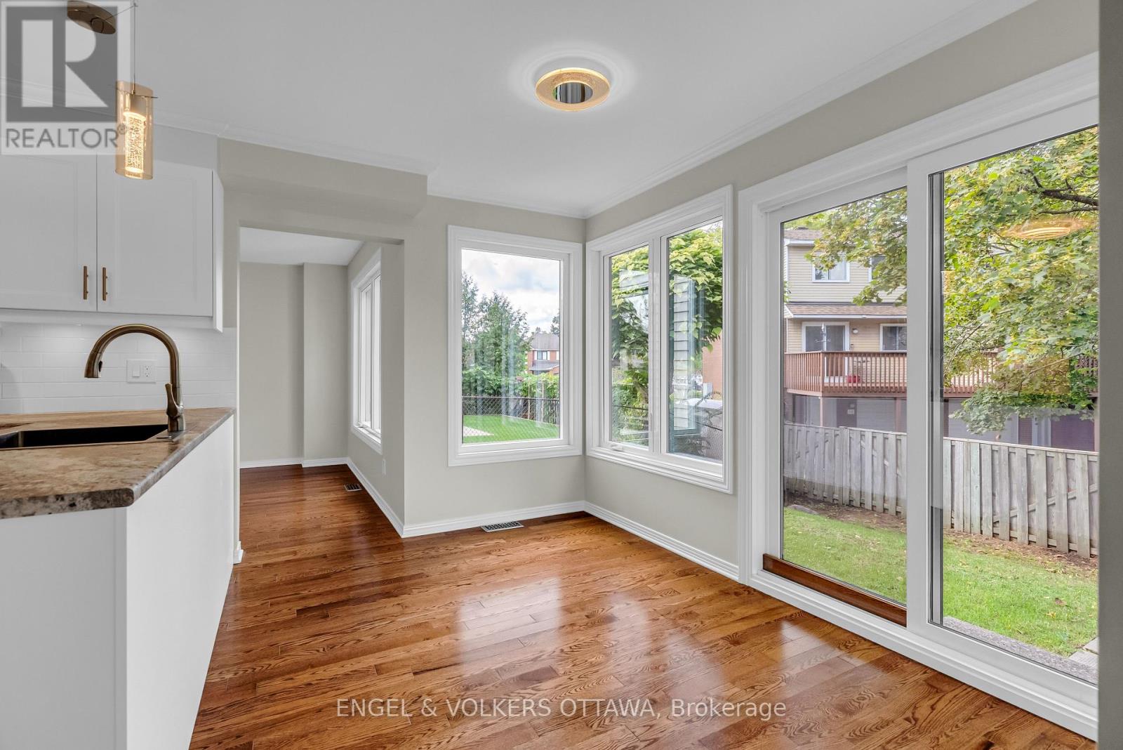 2177 Lenester Avenue, Ottawa, Ontario  K2A 4A9 - Photo 12 - X12133739