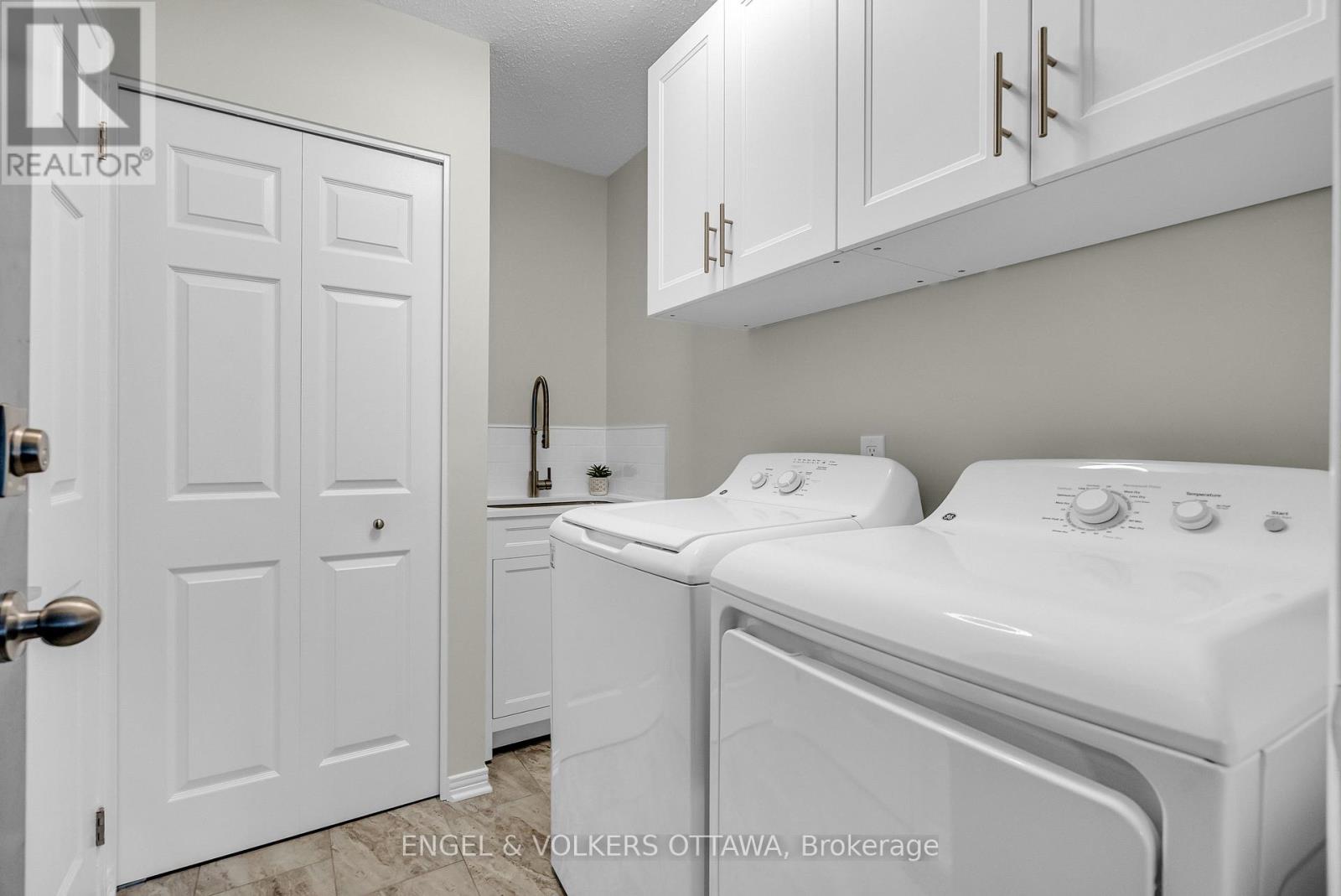 2177 Lenester Avenue, Ottawa, Ontario  K2A 4A9 - Photo 17 - X12133739
