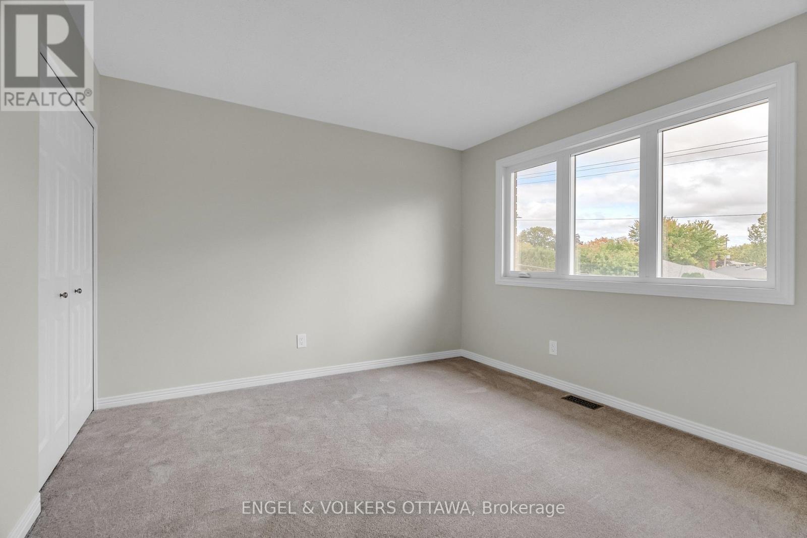 2177 Lenester Avenue, Ottawa, Ontario  K2A 4A9 - Photo 18 - X12133739