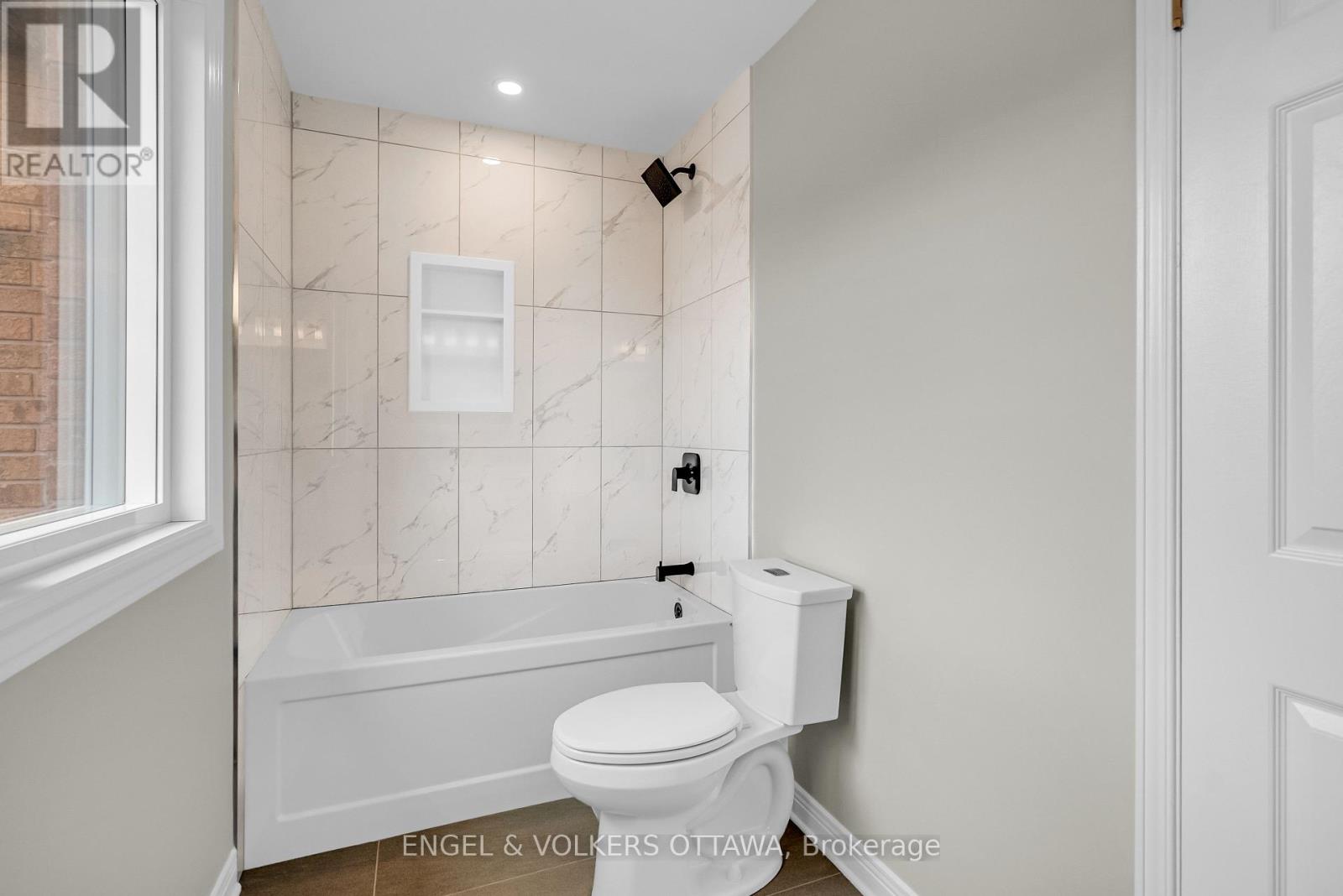 2177 Lenester Avenue, Ottawa, Ontario  K2A 4A9 - Photo 23 - X12133739