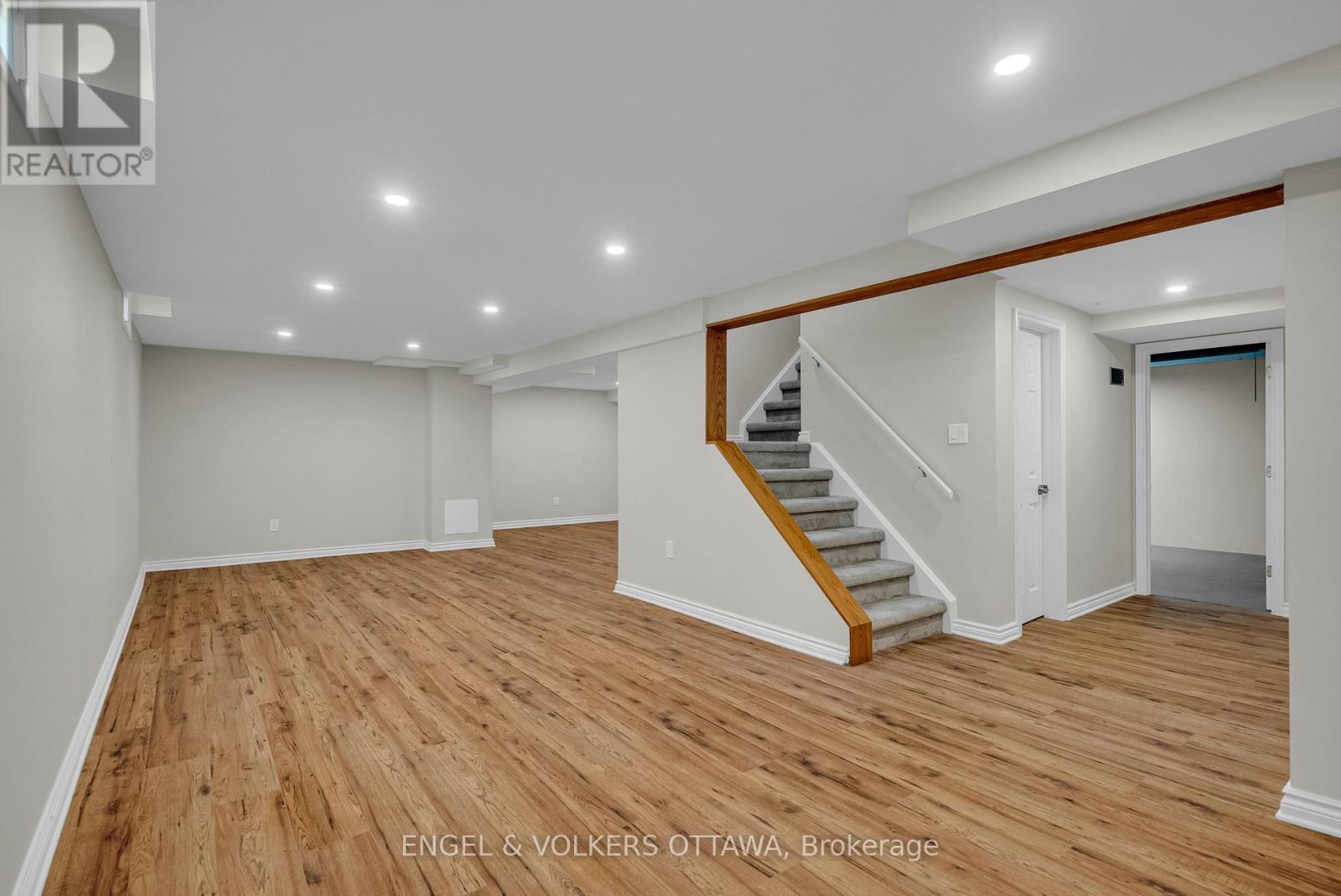 2177 Lenester Avenue, Ottawa, Ontario  K2A 4A9 - Photo 24 - X12133739