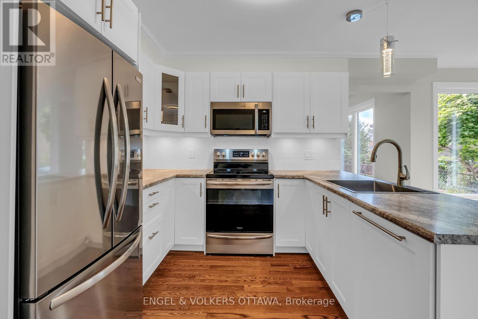 2177 Lenester Avenue, Ottawa, Ontario  K2A 4A9 - Photo 9 - X12133739