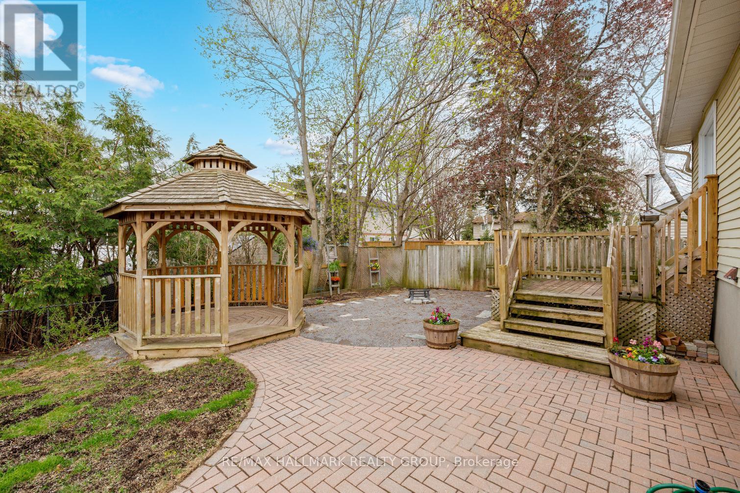 8 Scharf Lane, Ottawa, Ontario  K2L 2K2 - Photo 37 - X12133753