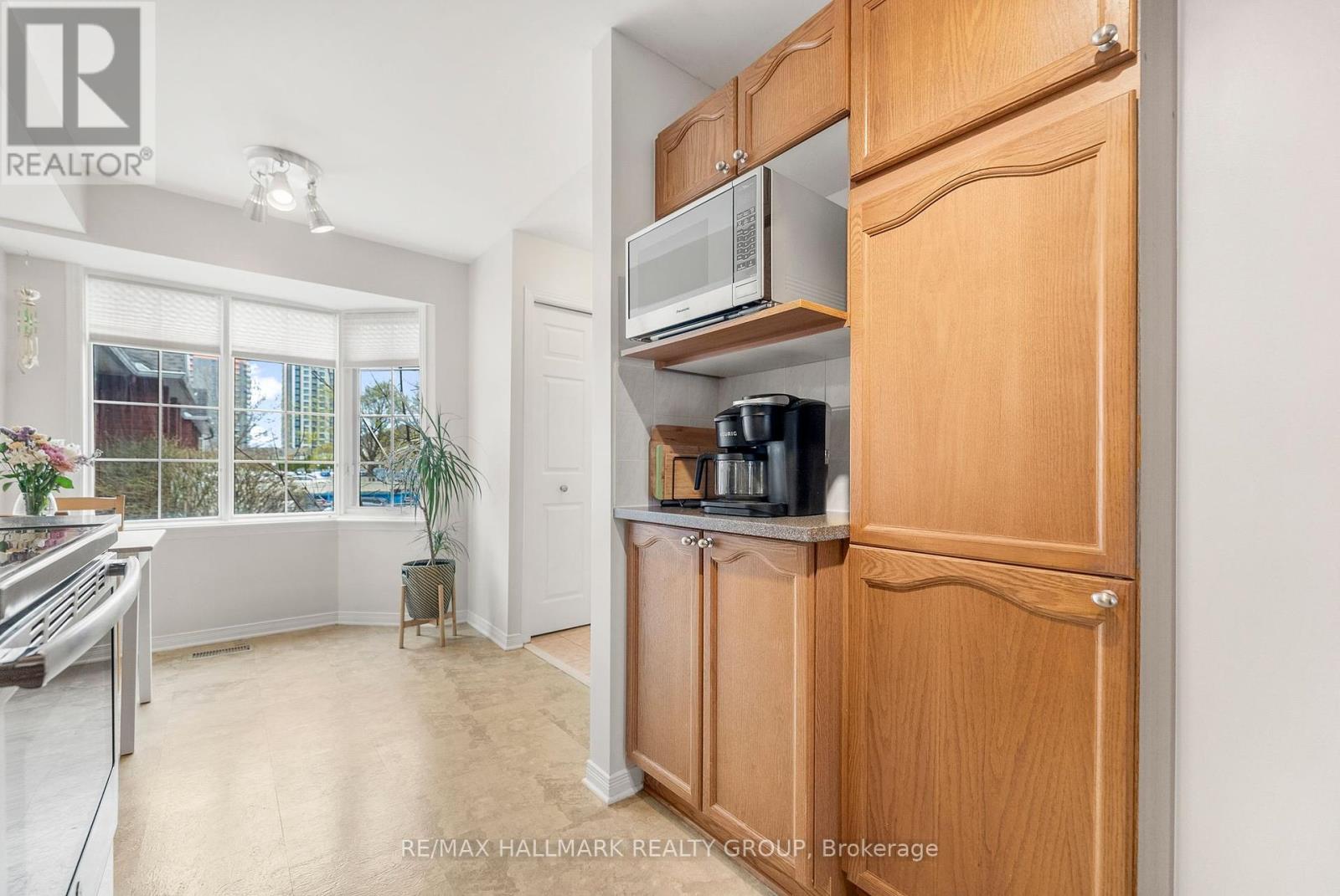 110h Centrepointe Drive, Ottawa, Ontario  K2G 6K3 - Photo 12 - X12133780
